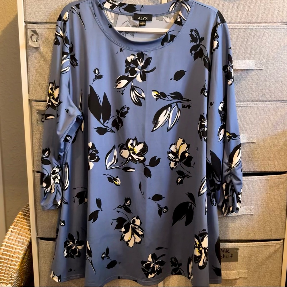 Alyx top size 3X